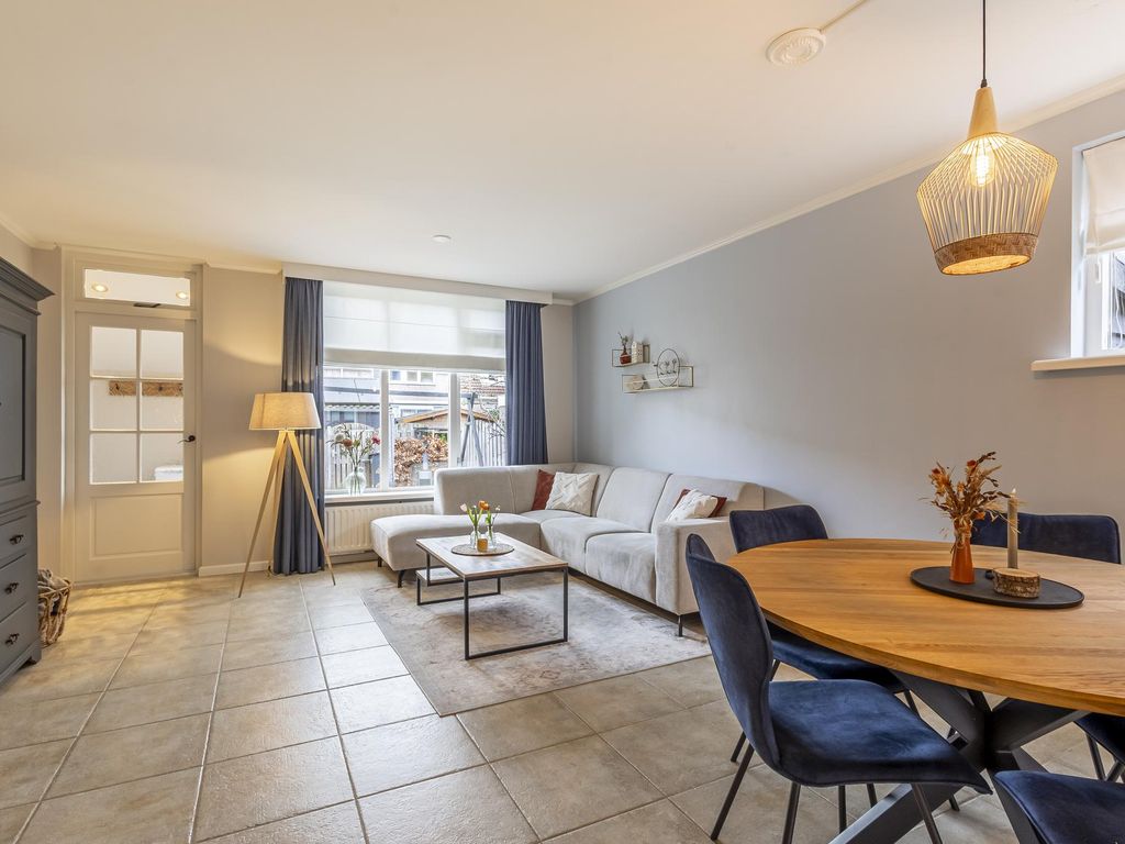 Breedewaij 42, HARDINXVELD-GIESSENDAM