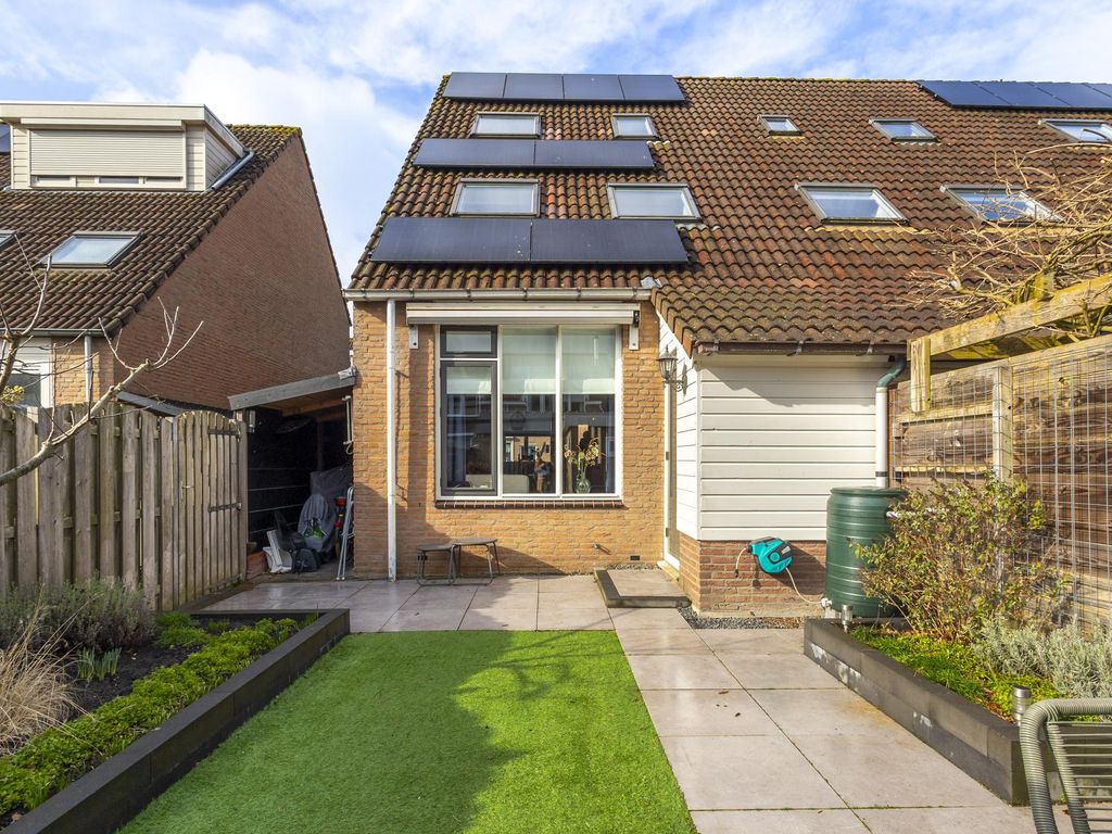 Breedewaij 42, HARDINXVELD-GIESSENDAM