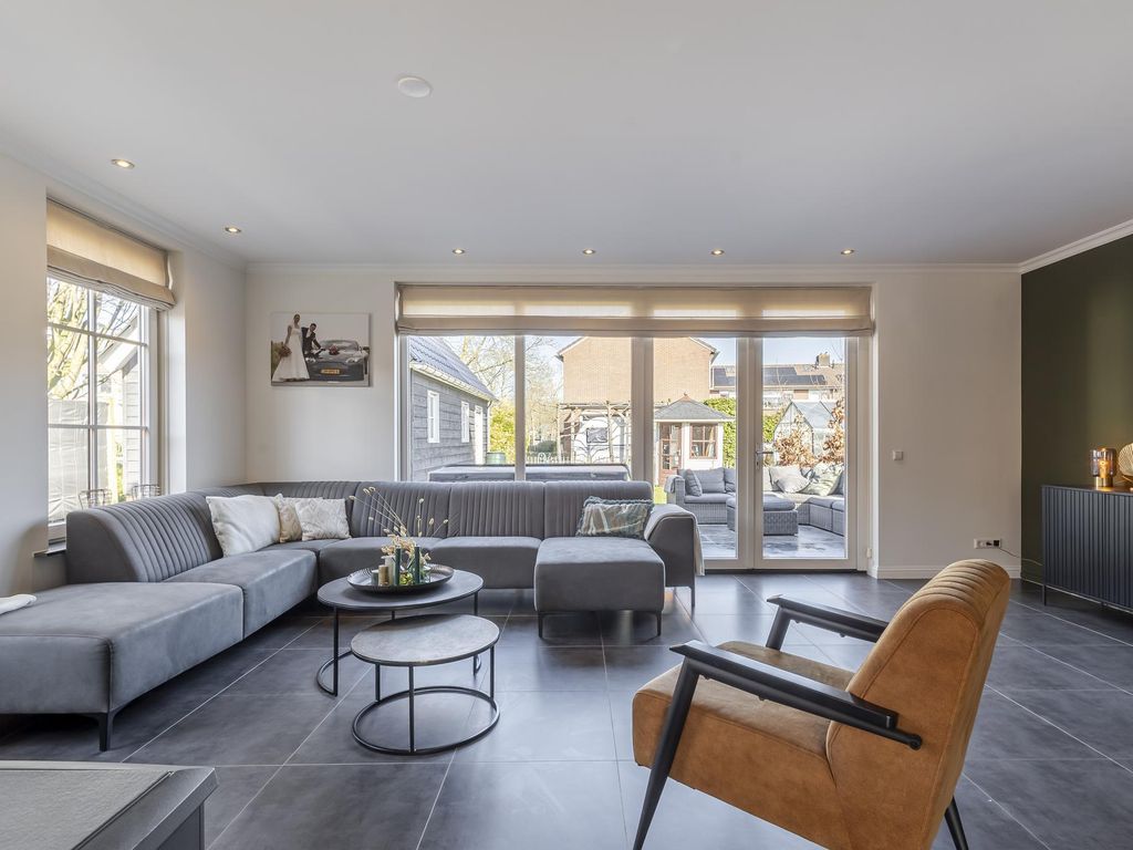 Weteringstraat 49, HARDINXVELD-GIESSENDAM