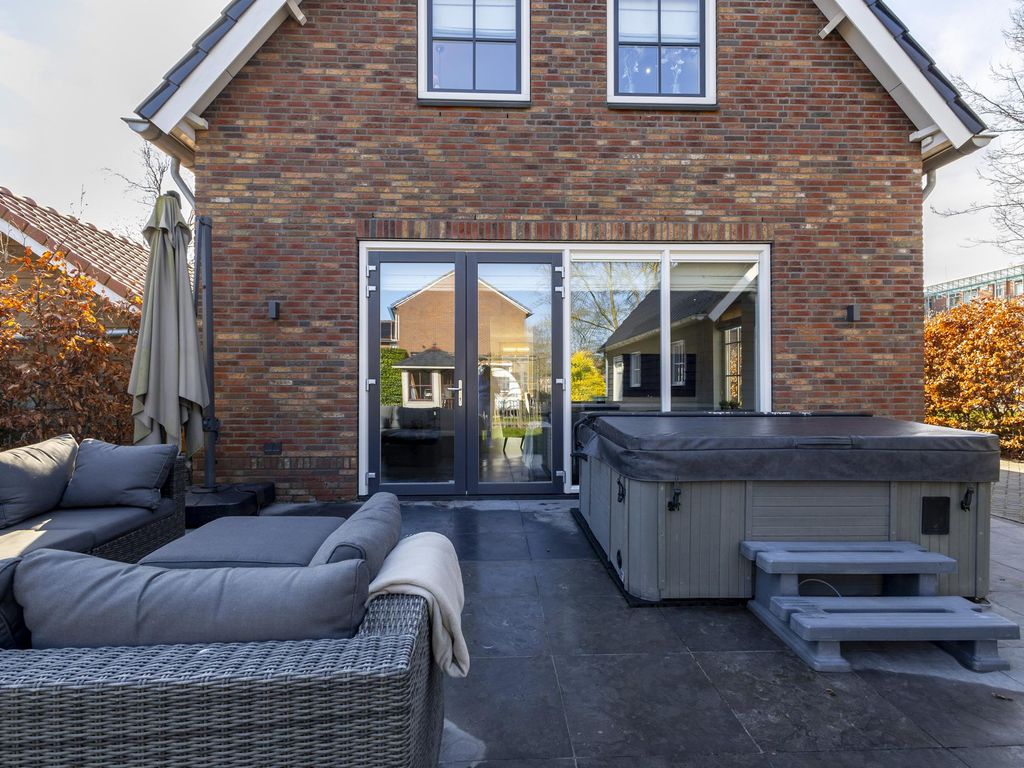 Weteringstraat 49, HARDINXVELD-GIESSENDAM