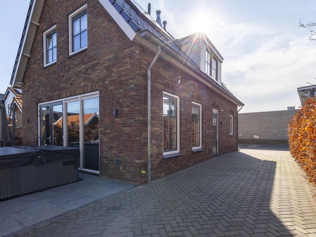 Weteringstraat 49, HARDINXVELD-GIESSENDAM