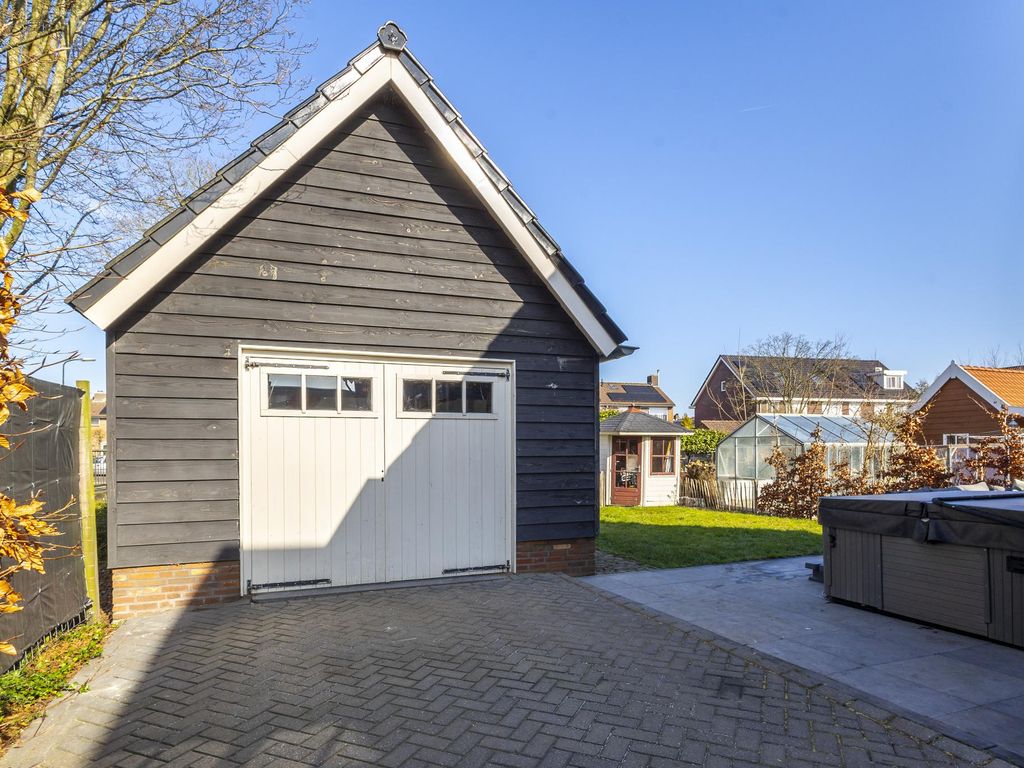 Weteringstraat 49, HARDINXVELD-GIESSENDAM