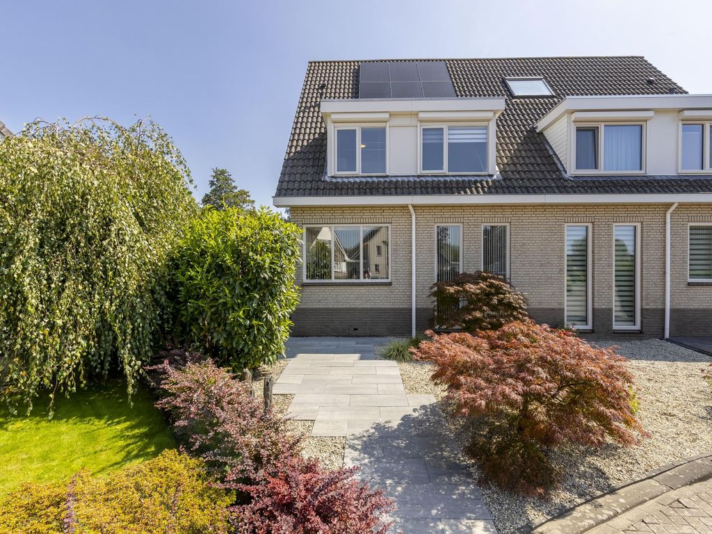 Loodreep 14, HARDINXVELD-GIESSENDAM
