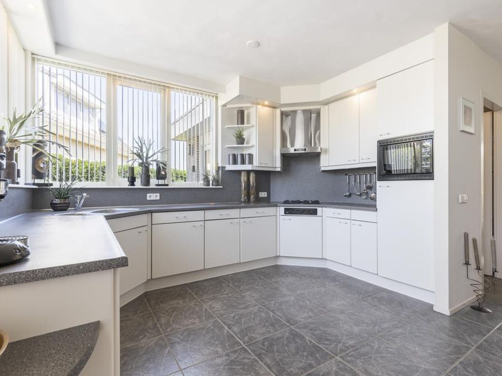 Loodreep 14, HARDINXVELD-GIESSENDAM