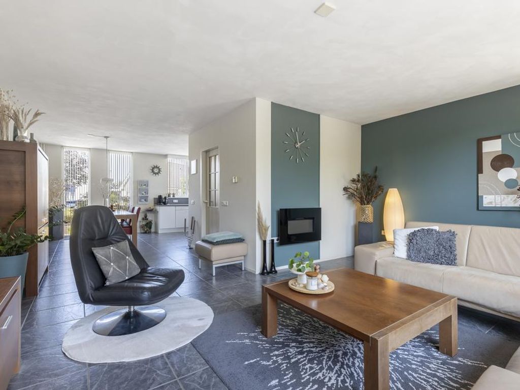 Loodreep 14, HARDINXVELD-GIESSENDAM