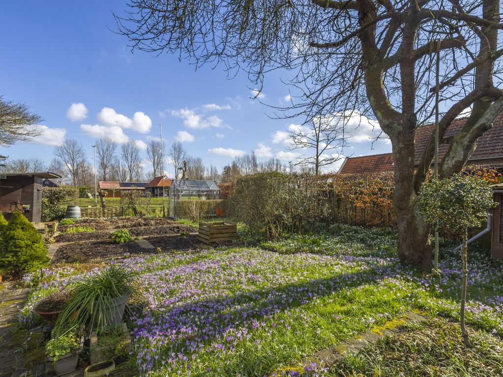 Nieuweweg 233, HARDINXVELD-GIESSENDAM