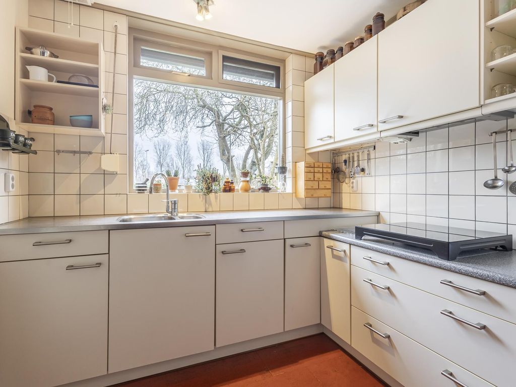 Nieuweweg 233, HARDINXVELD-GIESSENDAM