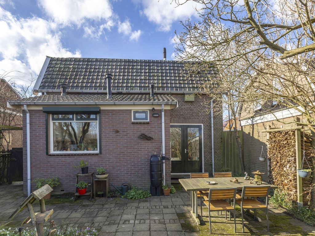 Nieuweweg 233, HARDINXVELD-GIESSENDAM