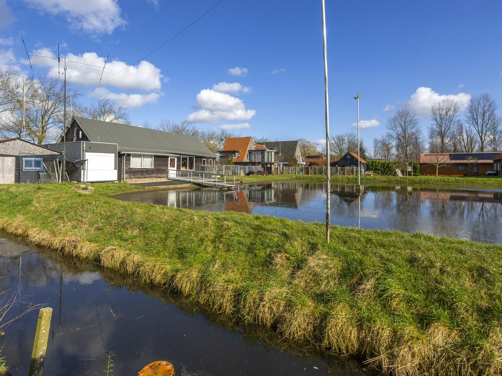Nieuweweg 233, HARDINXVELD-GIESSENDAM