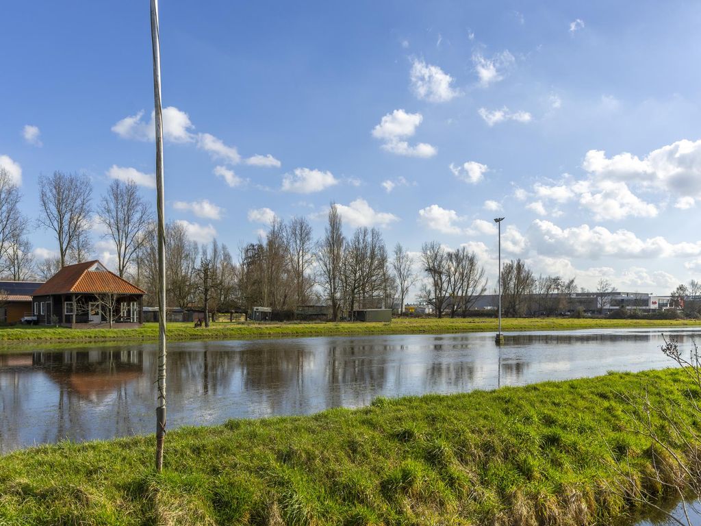 Nieuweweg 233, HARDINXVELD-GIESSENDAM