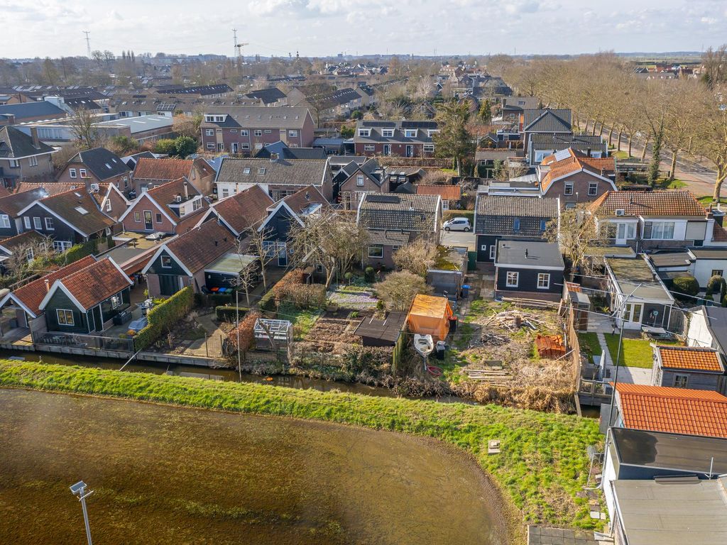 Nieuweweg 233, HARDINXVELD-GIESSENDAM