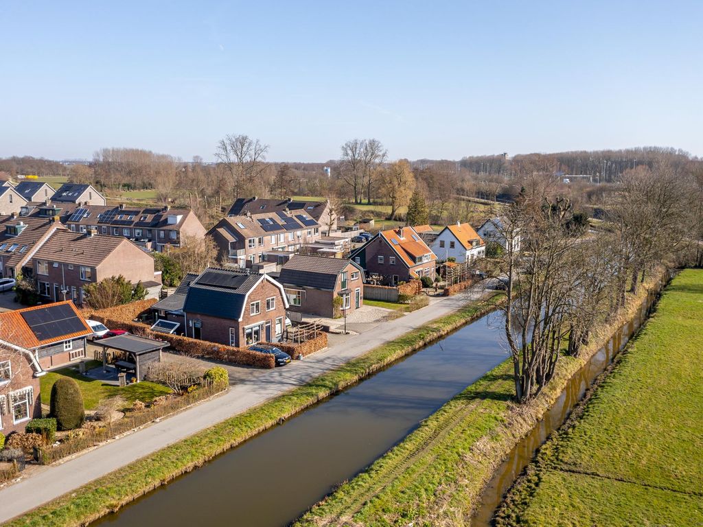 Langeweg 11, SCHELLUINEN