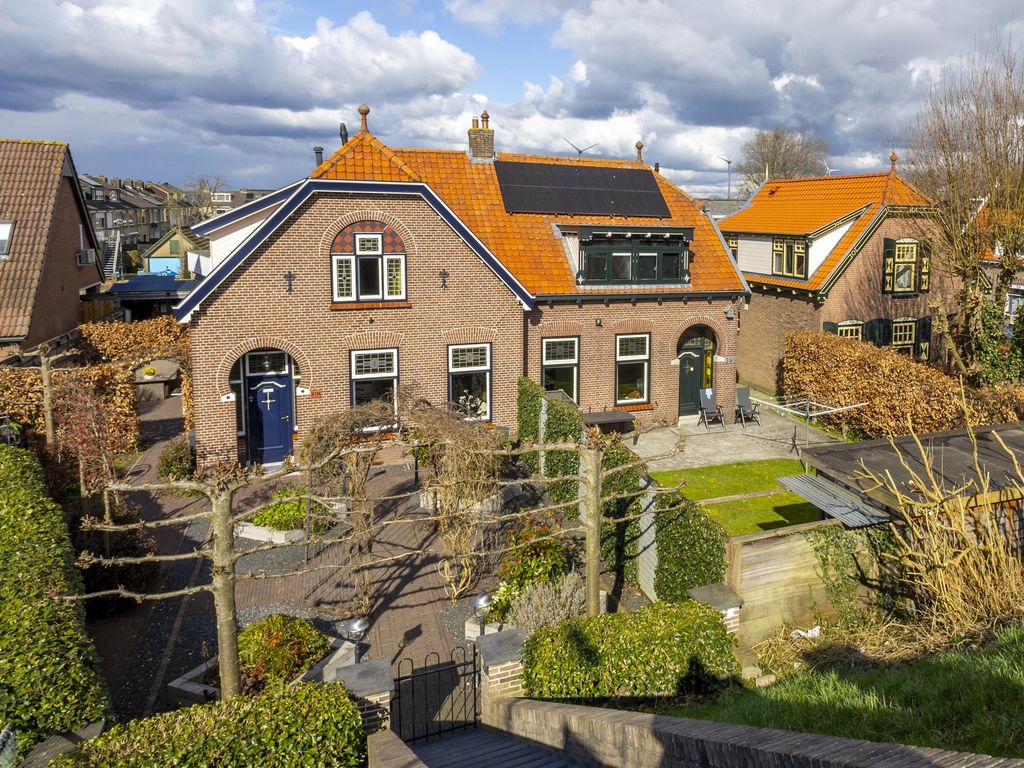 Rivierdijk 370, HARDINXVELD-GIESSENDAM