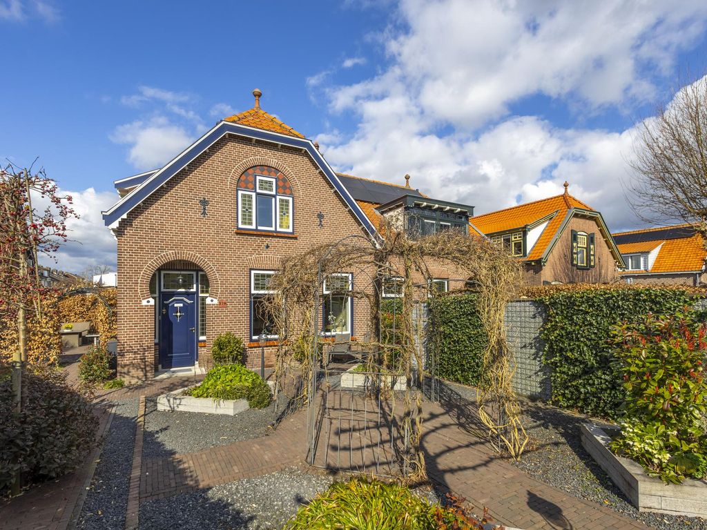 Rivierdijk 370, HARDINXVELD-GIESSENDAM