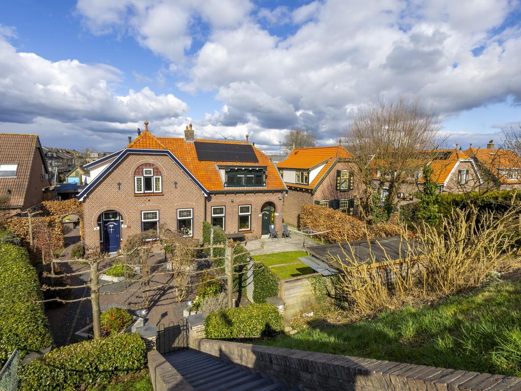 Rivierdijk 370, HARDINXVELD-GIESSENDAM
