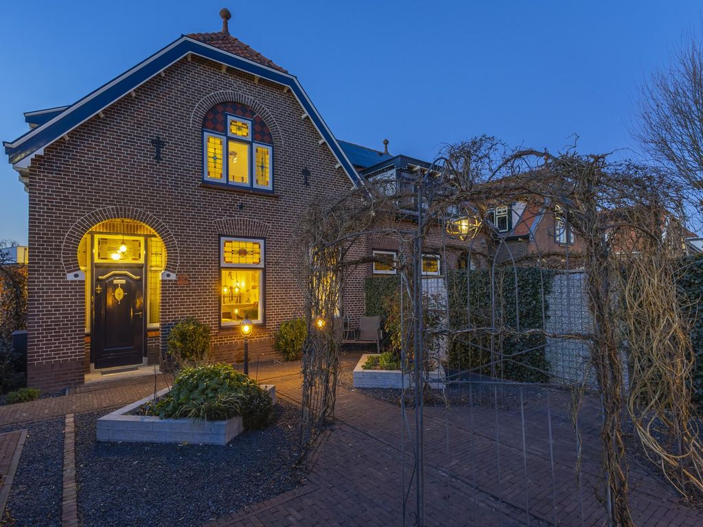 Rivierdijk 370, HARDINXVELD-GIESSENDAM