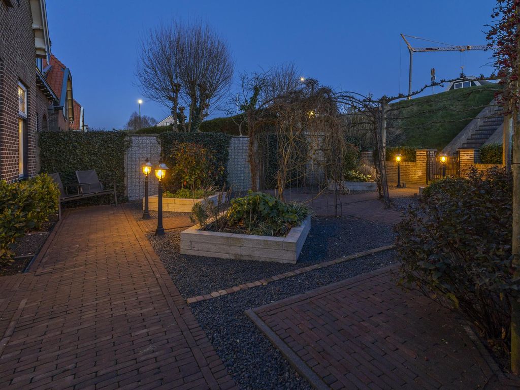 Rivierdijk 370, HARDINXVELD-GIESSENDAM