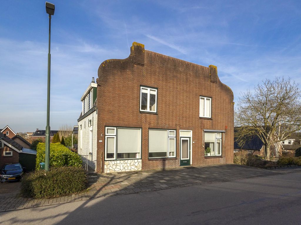Buitendams 412, HARDINXVELD-GIESSENDAM
