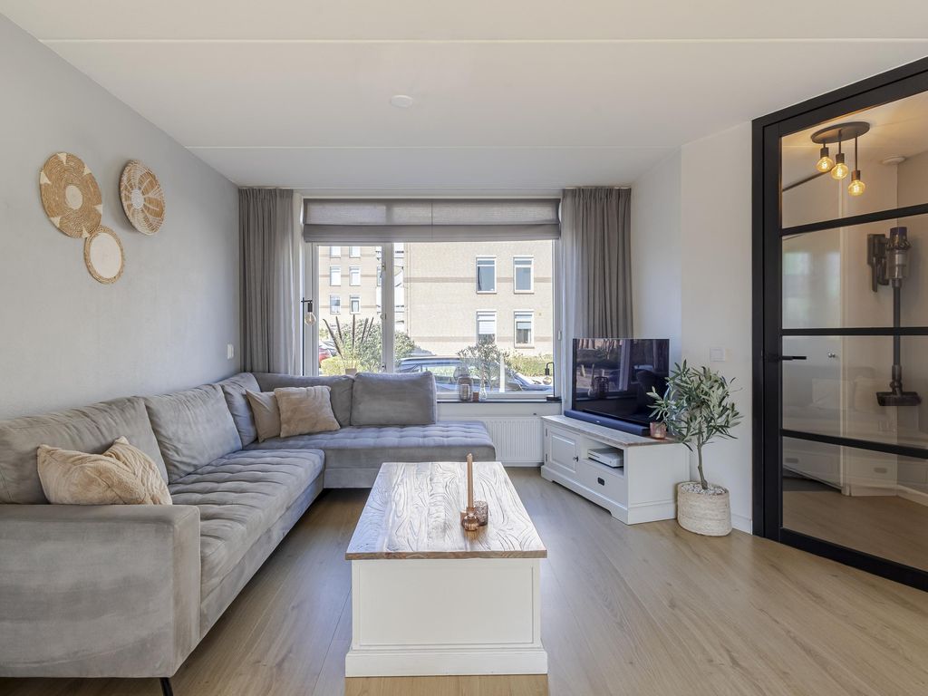 Van Leijdenstraat 38, HARDINXVELD-GIESSENDAM