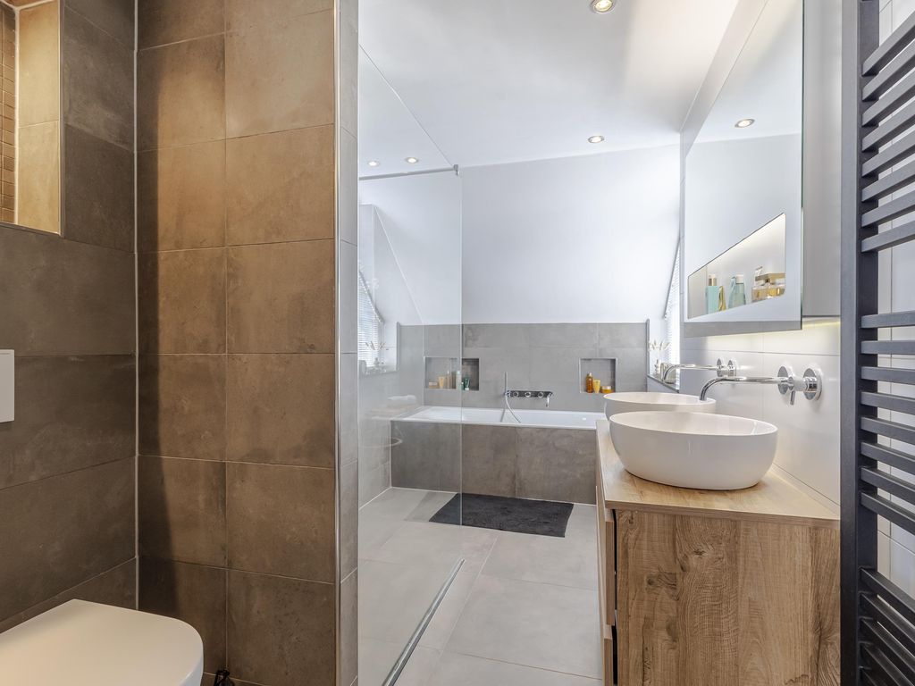 Van Leijdenstraat 38, HARDINXVELD-GIESSENDAM