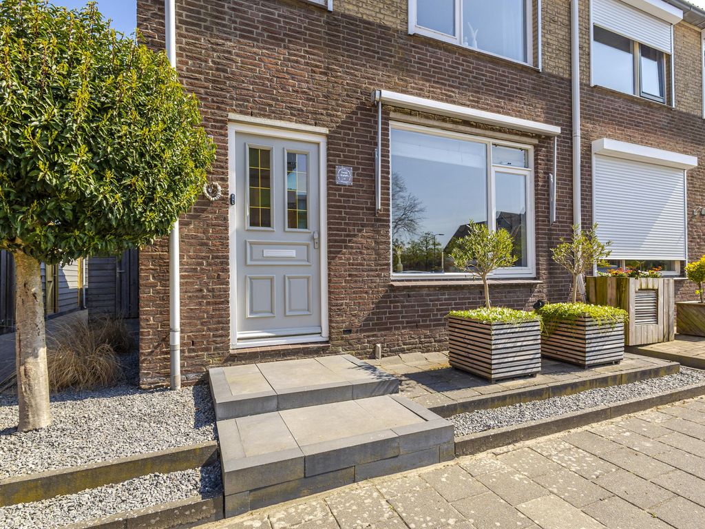 Van Leijdenstraat 38, HARDINXVELD-GIESSENDAM