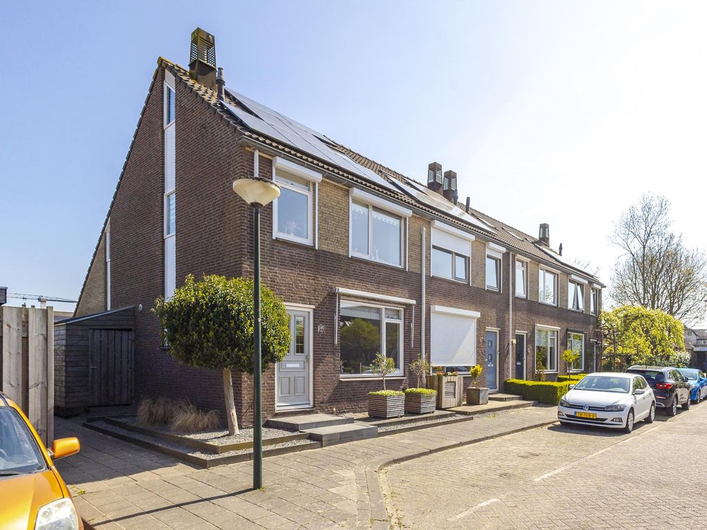 Van Leijdenstraat 38, HARDINXVELD-GIESSENDAM