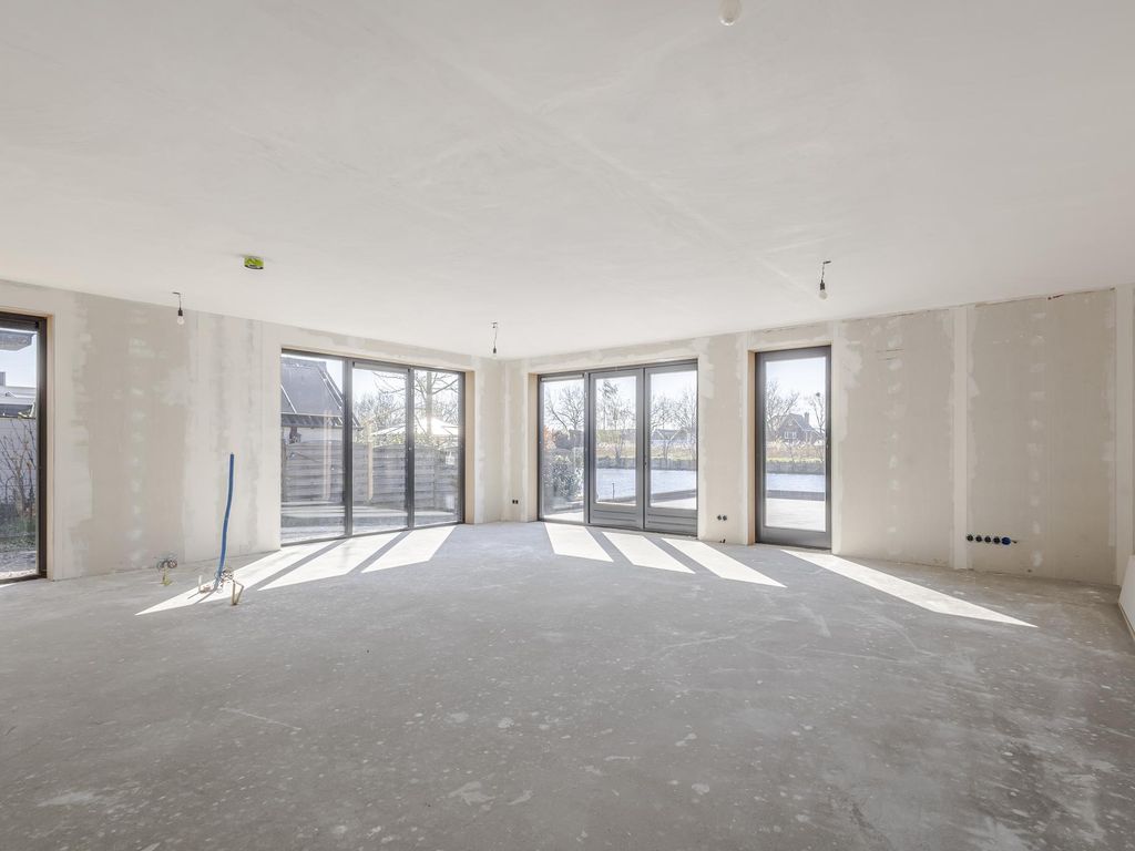 Binnendams 35, HARDINXVELD-GIESSENDAM