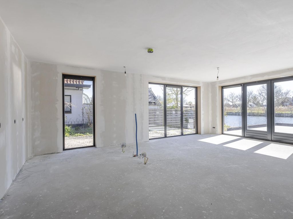 Binnendams 35, HARDINXVELD-GIESSENDAM