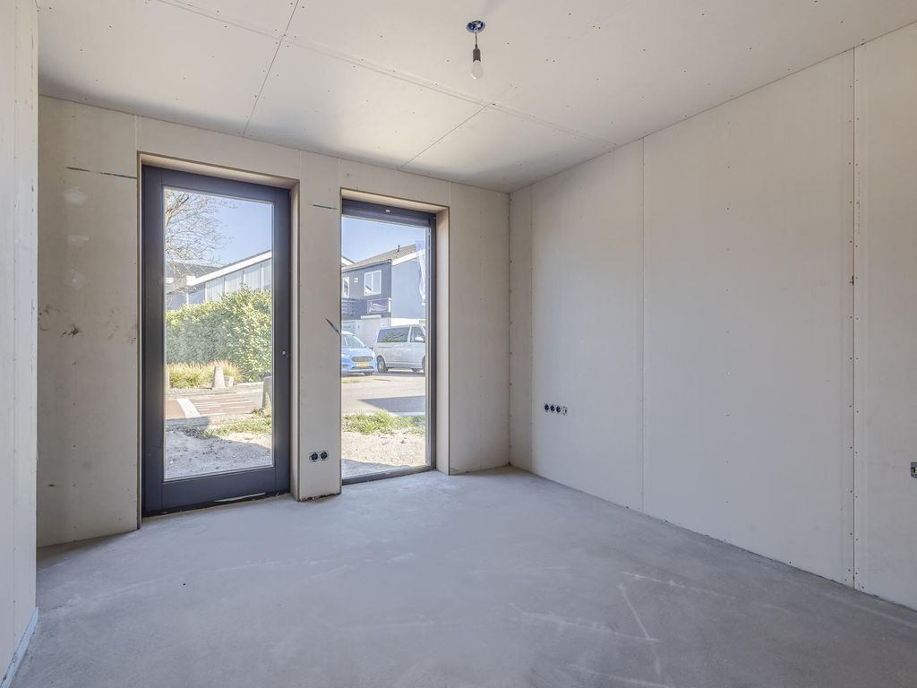 Binnendams 35, HARDINXVELD-GIESSENDAM