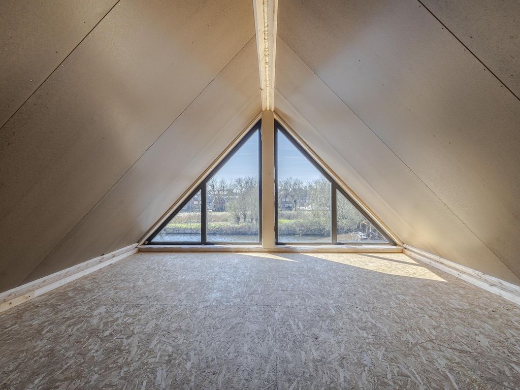 Binnendams 35, HARDINXVELD-GIESSENDAM