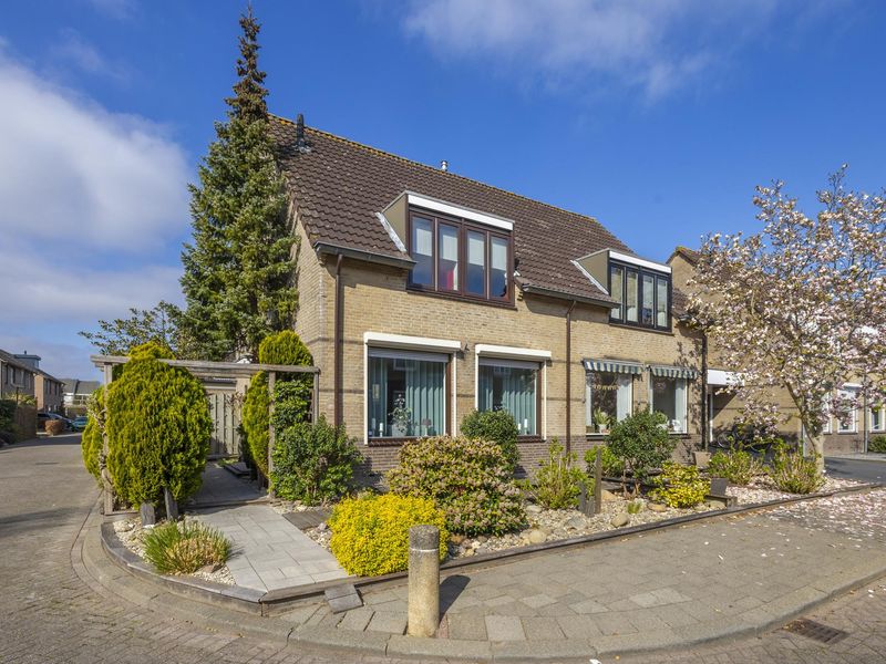 Van Asperenstraat 9, Hardinxveld-giessendam