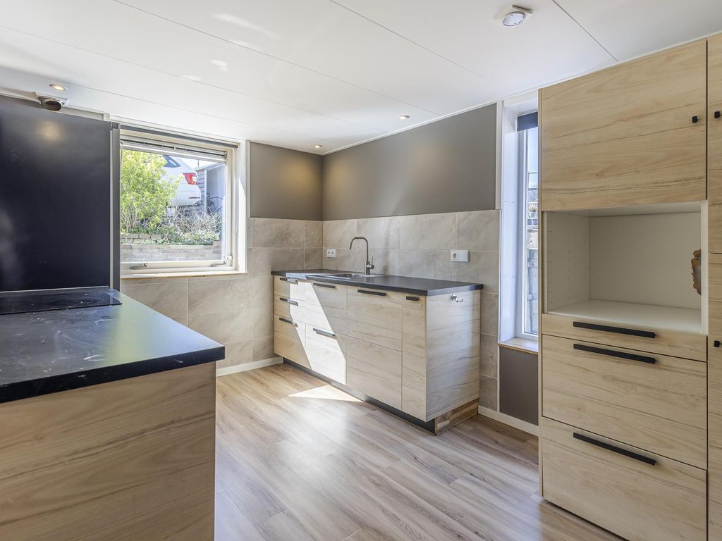 Buitendams 330, HARDINXVELD-GIESSENDAM
