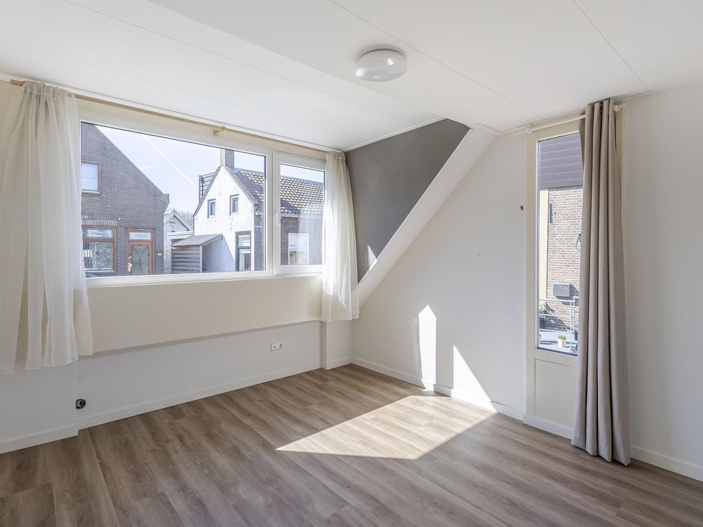 Buitendams 330, HARDINXVELD-GIESSENDAM