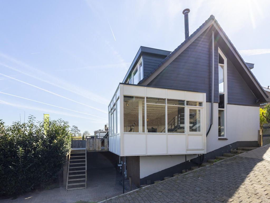 Buitendams 330, HARDINXVELD-GIESSENDAM