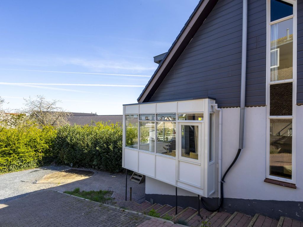 Buitendams 330, HARDINXVELD-GIESSENDAM