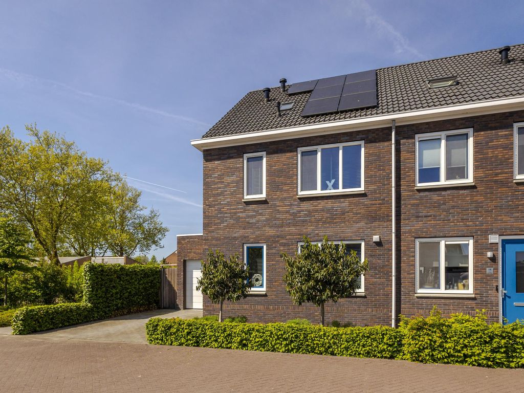 Hendrick Avercampstraat 12, HARDINXVELD-GIESSENDAM