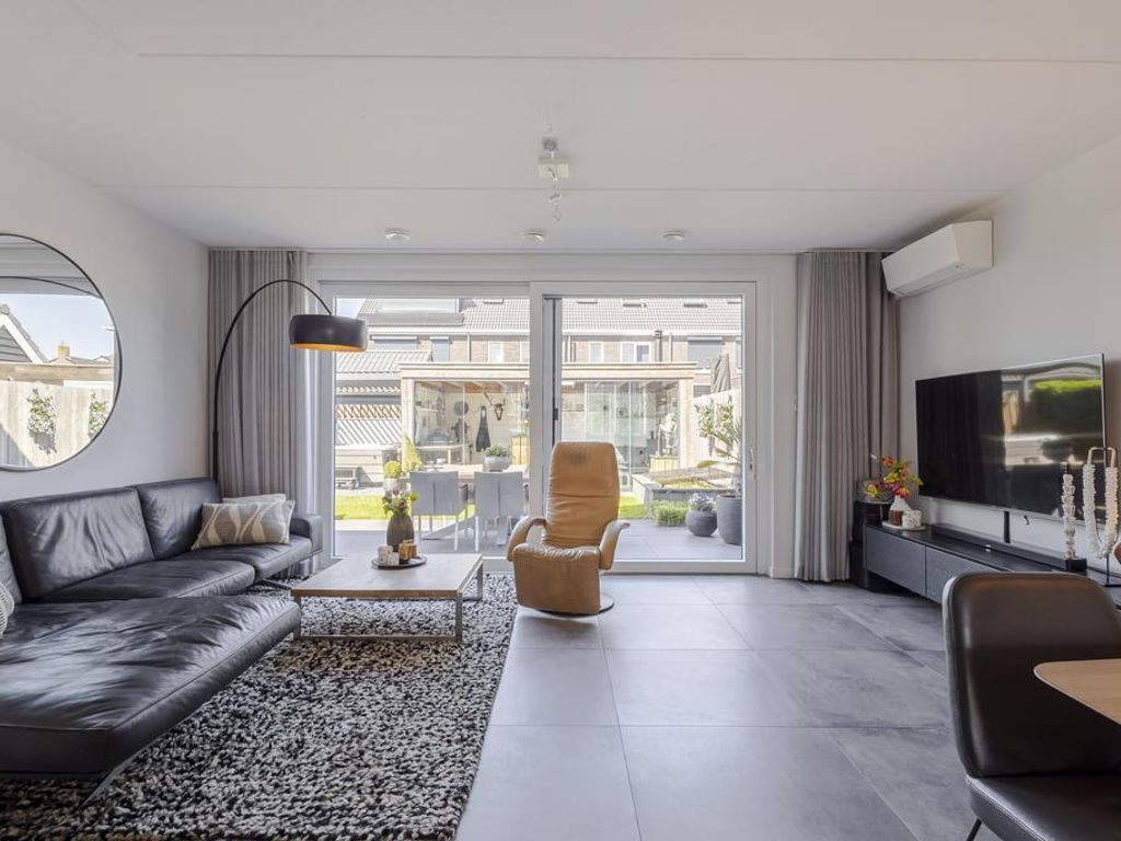 Hendrick Avercampstraat 12, HARDINXVELD-GIESSENDAM