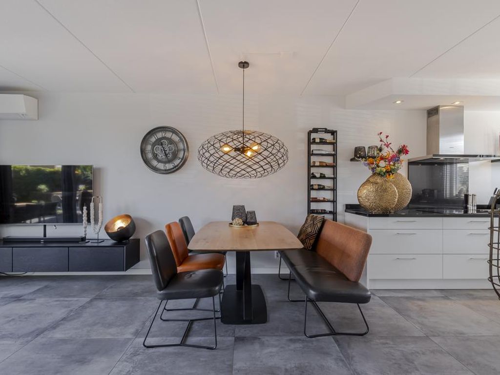 Hendrick Avercampstraat 12, HARDINXVELD-GIESSENDAM