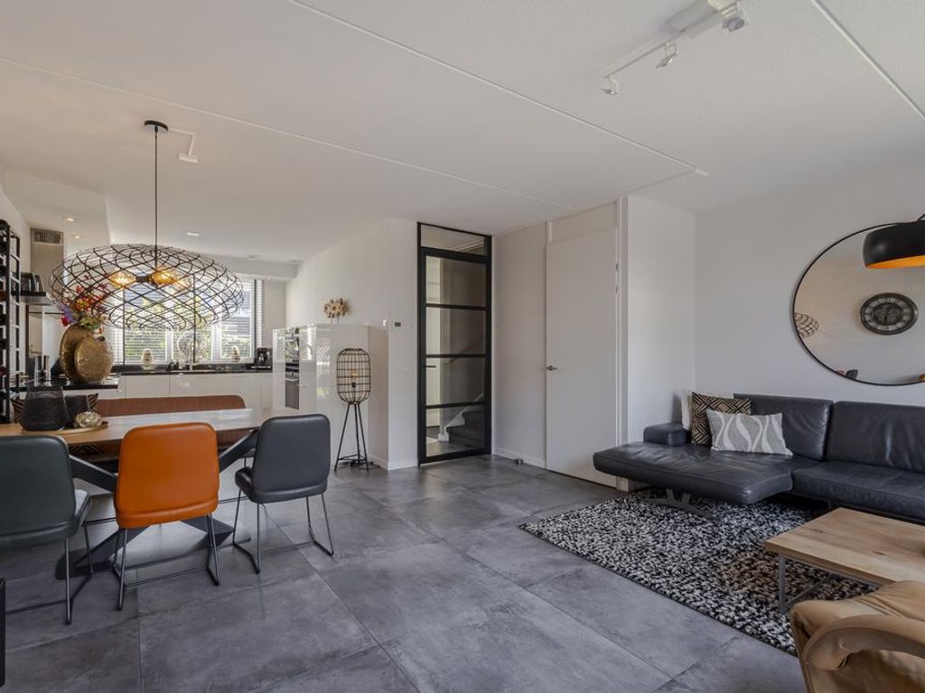 Hendrick Avercampstraat 12, HARDINXVELD-GIESSENDAM