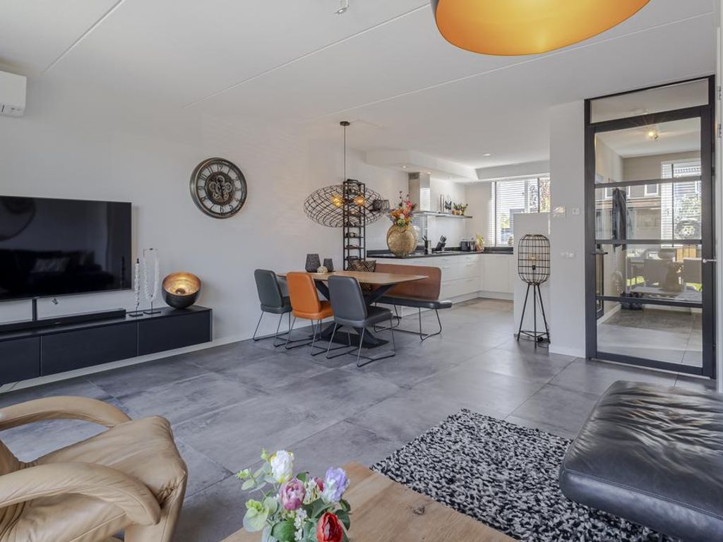 Hendrick Avercampstraat 12, HARDINXVELD-GIESSENDAM