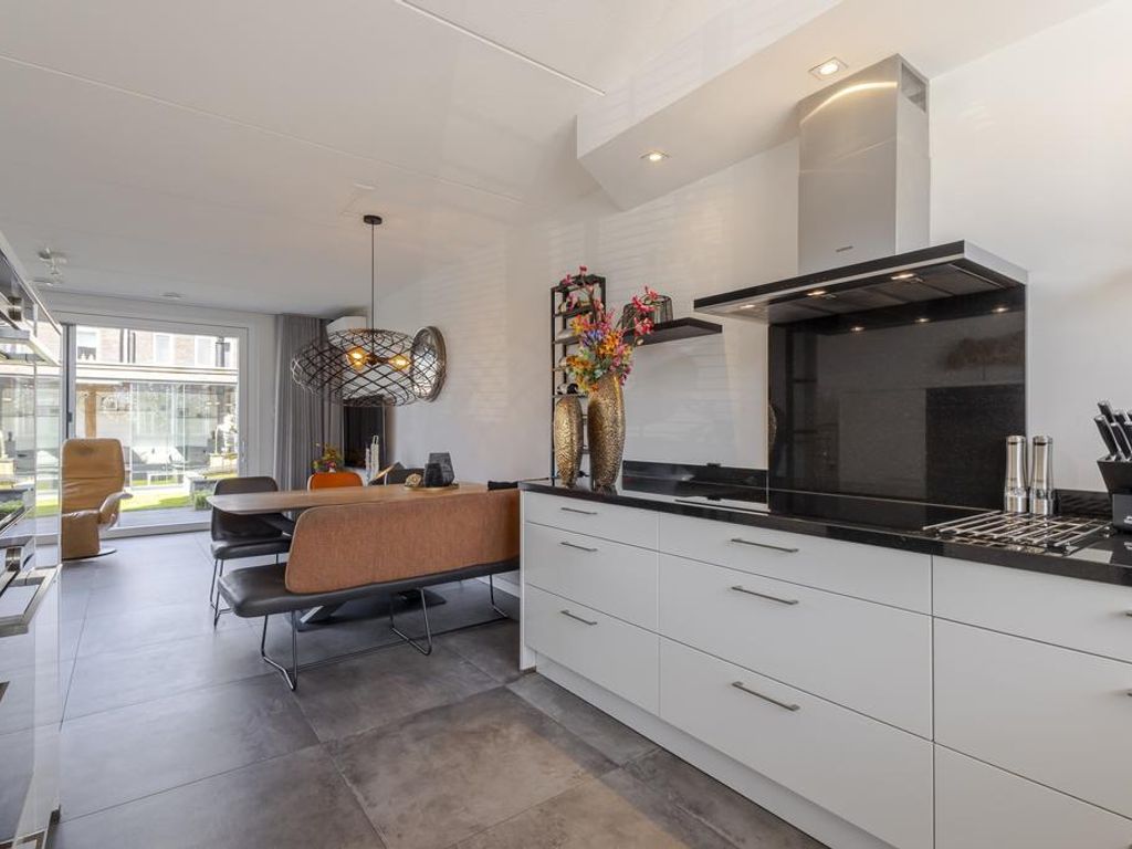 Hendrick Avercampstraat 12, HARDINXVELD-GIESSENDAM