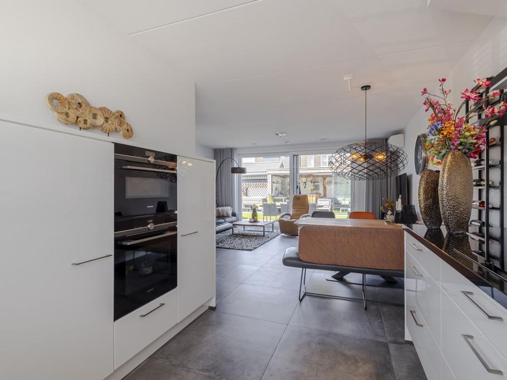 Hendrick Avercampstraat 12, HARDINXVELD-GIESSENDAM