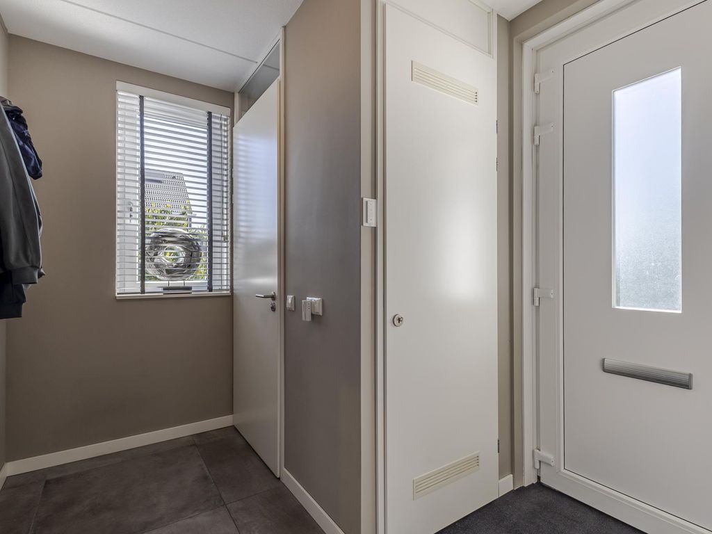 Hendrick Avercampstraat 12, HARDINXVELD-GIESSENDAM
