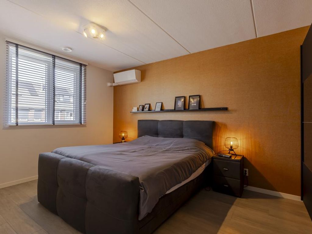 Hendrick Avercampstraat 12, HARDINXVELD-GIESSENDAM