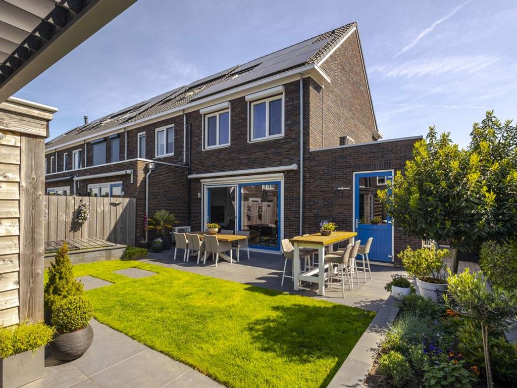 Hendrick Avercampstraat 12, HARDINXVELD-GIESSENDAM