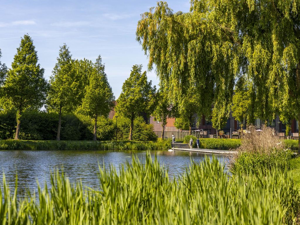 Vrijheer van Eslaan 129, PAPENDRECHT