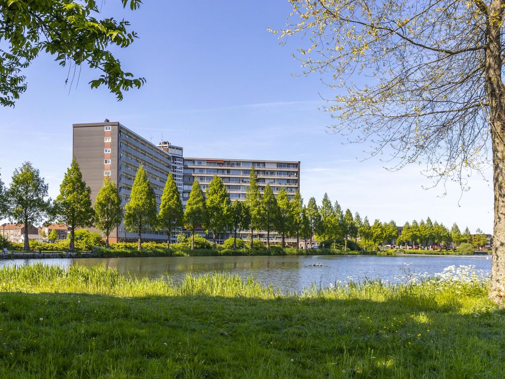 Vrijheer van Eslaan 129, PAPENDRECHT