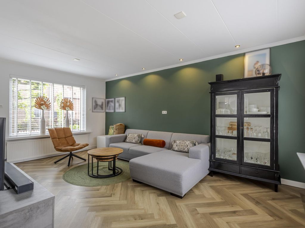 Kuyperstraat 1, Hardinxveld-Giessendam