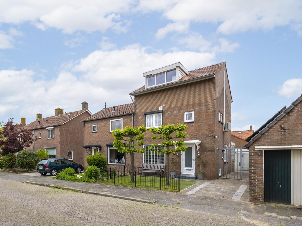 Kuyperstraat 1, Hardinxveld-Giessendam