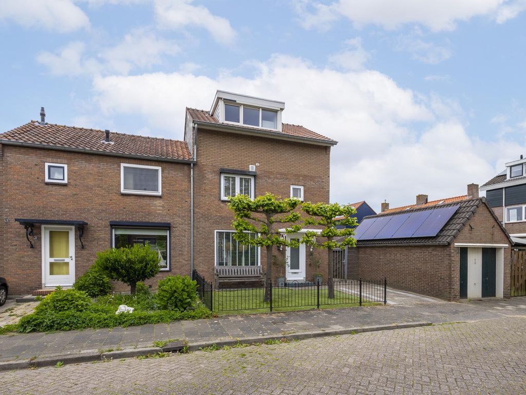 Kuyperstraat 1, Hardinxveld-Giessendam